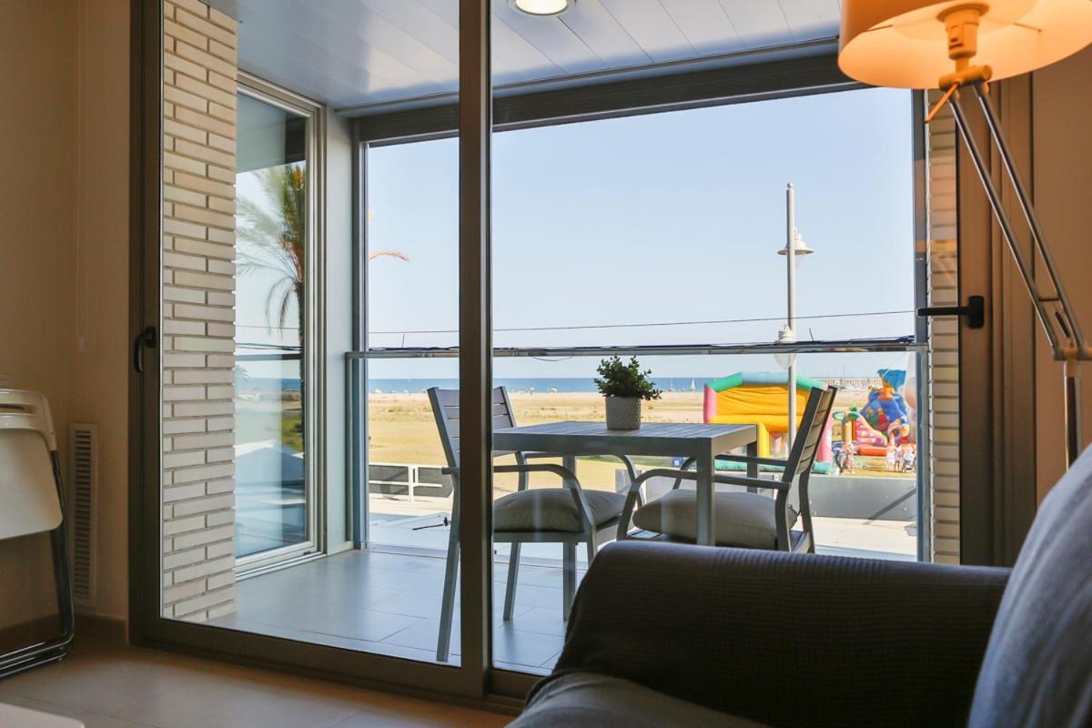 Apartaments Les Palmeres Coma-Ruga Exterior photo